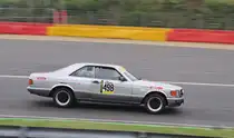 Nr. 498 Mercedes-Benz 500 SEC mitgezogen beim Dunlop FHR Langstreckencup, Youngtimer Festival Spa am 19.7.2015