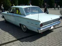 Profilansicht eines Ford Fairlane 500 des Modelljahres 1962. US-Fahrzeugtreffen am 26.07.2015 in Oberhausen.
