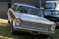 . Ford Country Squire war zu den Vintage Cars & Bikes nach Steinfort gekommen. 02.08.2015 