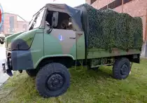 Simca-Unic, von 1964-73 gebauter, leichter Allrad-LKW f�r das franz�sische Milit�r, 6.Int.Milit�r-Fahrzeugtreffen im Schweizerischen Milit�rmuseum Full, Juli 2015
