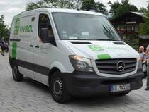 MB Sprinter der Firma  VIVISOL  steht zur Entladung in Königsee, Juli 2015