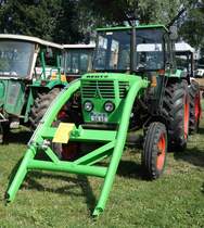 Deutz 6806 steht bei der Oldtimerausstellung in Gudensberg, Juli 2015