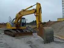 New Holland Kobelco E 235 SR am 28.10.2007 auf einer Baustelle auf dem Kirchberg bei Luxembourg