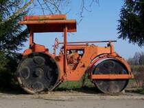 Diese Zettelmeyer Walze stand als Denkmal in Reckange (Lux.), 09.04.2006