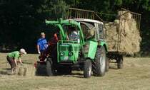 Deutz 5206 bei der Heuernte in 36100 Petersberg-Marbach im Juli 2015