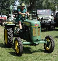 Bautz rollt zu seinem Standplatz bei der Oldtimerausstellung in Gudensberg, Juli 2015