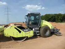 Hamm H 13i, eingesetzt bei Arbeiten an der Umgehungsstraße Konz-Könen (05.07.2015)