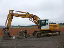 Liebherr R 926 LC Litronic auf einer Baustelle bei Trier-Föhren, 21.06.2015