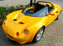 Lotus S1 Elise, Frontansicht des Englischen Sportwagens, Juli 2015