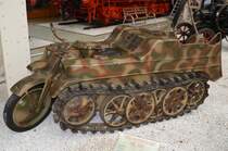 NSU Kettenkrad HK 101, Baujahr: 1942, Motor: Opel Olympia, Leistung. 36 PS, Geschwindigkeit: 70km/h, und bis 3 Personen hatten Platz. Gesehen im Museum Speyer am 09.06.2015.