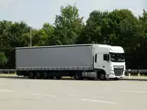 DAF XF Sattelzug am 02.08.15 auf einen Rastplatz an der Autobahn A7
