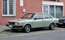 Audi 80 GLS mit H - Kenzeichen am 14.8.2015 in Alsdorf geparkt