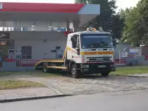 An einer Tankstelle im polnischen Sczcecin stand,am 16.August 2015,dieser IVECO Abschlepper.