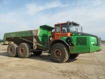 Volvo A 35E (Baujahr 2008, zul. Gesamtgewicht 28.100 kg, Leistung 309 kW) auf einer Baustelle in der Nähe des Flughafens von Lüttich (B) am 14.06.2009