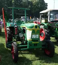 Deutz 18 PS steht bei der Oldtimerausstellung in Gudensberg, Juli 2015