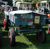 Eicher Kombi steht bei der Oldtimerausstellung in Gudensberg, Juli 2015