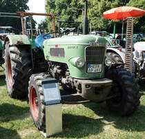 Fendt Favorit 3 steht im Juli 2015 bei der Oldtimerausstellung in Gudensberg