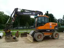 Volvo EW 160C stand am 01.07.2012 auf einem Parkplatz in Mertert (Lux.)