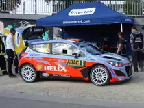 Hyundai i20 WRC (Dani Sordo / Marc Marti) im Servicepark der Deutschland-Rallye, 23.08.2015