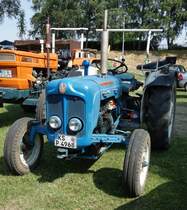 Fordson Dexta, gesehen in Gudensberg anl. Oldtimerpräsentation im Juli 2015