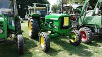 John Deere 720 S steht bei der Oldtimerausstellung in Gudensberg, Juli 2015