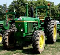 John Deere 4230 steht bei der Oldtimerausstellung in Gudensberg, Juli 2015