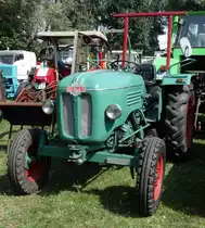 Kramer steht bei der Oldtimerausstellung in Gudensberg, Juli 2015
