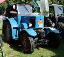 Lanz  Eiler  steht bei der Oldtimerausstellung in Gudensberg, Juli 2015