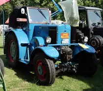 Lanz  Eiler  steht bei der Oldtimerausstellung in Gudensberg, Juli 2015
