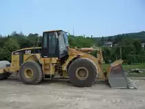 Caterpillar 966G am 04.07.2010 auf einer Baustelle in Echternacherbrück