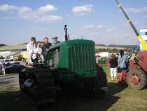 Russ.T100 Raupe bei F�hrerstandsmitfahrten zum Bulldogherbsttreffen in Gelenau 2005