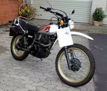 Yamaha XT 500, gesehen bei der 850-Jahrfeier von Hofaschenbach im Juli 2015