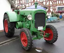 Deutz, Bj. 1936, ausgestellt beim Ortsjubiläum 850 Jahre Hofaschenbach, Juli 2015