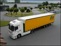 Mercedes Actros Sattelzug in Puttgarden am 28.06.2013