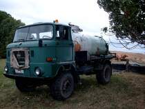 IFA W50 ehem.F�kalienfahrzeg, heute haupts�chlich als Wasserfahrzeug f�r das bef�llen von Tr�nken auf Kuhweiden unterwegs.Der W50 ist einer von noch 4 im Einsatz befindlichen W50 der TFS Adorf/Erzg.