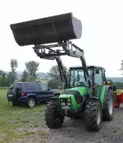 Deutz Agrolux, gesehen bei der 850-Jahr-Feier von Hofaschenbach im Juli 2015