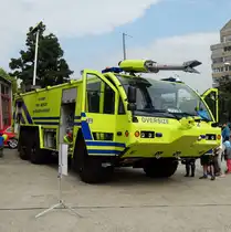US Army Fire Rescue Wiesbaden Airfield Rosenbauer GFLF am 12.09.15 beim Tag der Offenen Tür der BF Wiesbaden