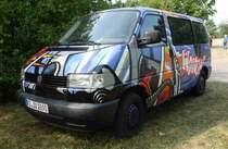 VW T4 steht anl. der Kunstwoche im Kleinsassen, August 2015