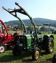 John Deere 300, gesehen beim Oldtimertreffen in Eiterfeld-Ufhausen im Juli 2015