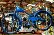 Lutz, Oldtimer-Moped der Firma aus Braunschweig, aus Platzgr�nden an der Decke aufgehangen, Fahrzeugmuseum Marxzell, Aug.2015