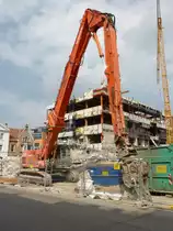 Hitachi Zaxis ZX 470 LCH-3 eingesetzt bei Abbrucharbeiten in Aalen, 21.08.2015