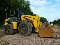 Ahlmann AS 210e bei Bauarbeiten an der Eisenbahnstrecke zwischen Luxemburg und Contern, 30.06.2013