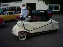 FMR Kabinenroller KR 200. 1957 - 1964. Der FMR KR 200 basierte auf dem bereits 1955 vorgestellten Messerschmitt Kabinenroller KR 200. Der 1-Zylinderzweitaktmotor aus dem Hause Fichtel & Sachs leistet 9,7 PS aus 191 cm³ Hubraum. Startaufstellung zum 2. Saarner Oldtimer Cup am 20.09.2015.