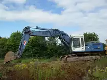 Liebherr R 934 HDS Litronic bei Vorbereitungsarbeiten zum Bau der Umgehung von Merzig-Besseringen, 15.08.2011