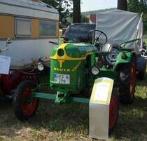 Deutz steht beim Oldtimertreffen in Eiterfeld-Ufhausen im Juli 2015
