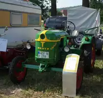 Deutz steht beim Oldtimertreffen in Eiterfeld-Ufhausen im Juli 2015
