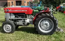 MF 130, ausgestellt beim Oldtimertreffen in Eiterfeld-Ufhausen im Juli 2015