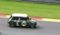 10 AUSTIN Mini Cooper S , Bj.1965, Fahrer BAKER Danny (USA)Historic Motor Racing News U2TC Rennen, Mitzieher beim 6h Spa Classic am 19.September