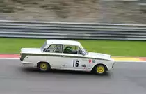 16 FORD Lotus Cortina, Bj.1965, Fahrer TOMLIN David (GB) &
MEADEN Richard (GB).Historic Motor Racing News U2TC Rennen, Mitzieher beim 6h Spa Classic am 19.September