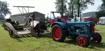 Hanomag R 35 mit angehängtem Getreidebinder, ausgestellt beim Oldtimertreffen in Eiterfeld-Ufhausen im Juli 2015